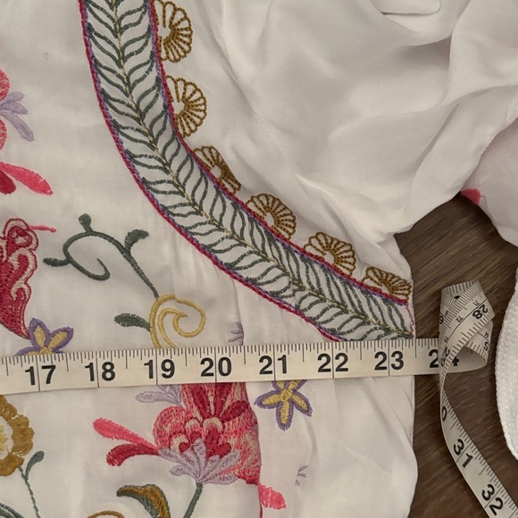 Philosophy Embroidered Floral White Blouse - Picture 3 of 8